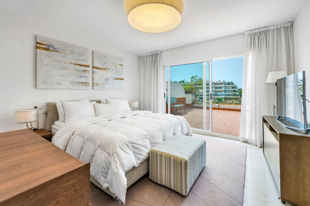 Penthouse Duplex Guadalmina Alta Málaga - image 5