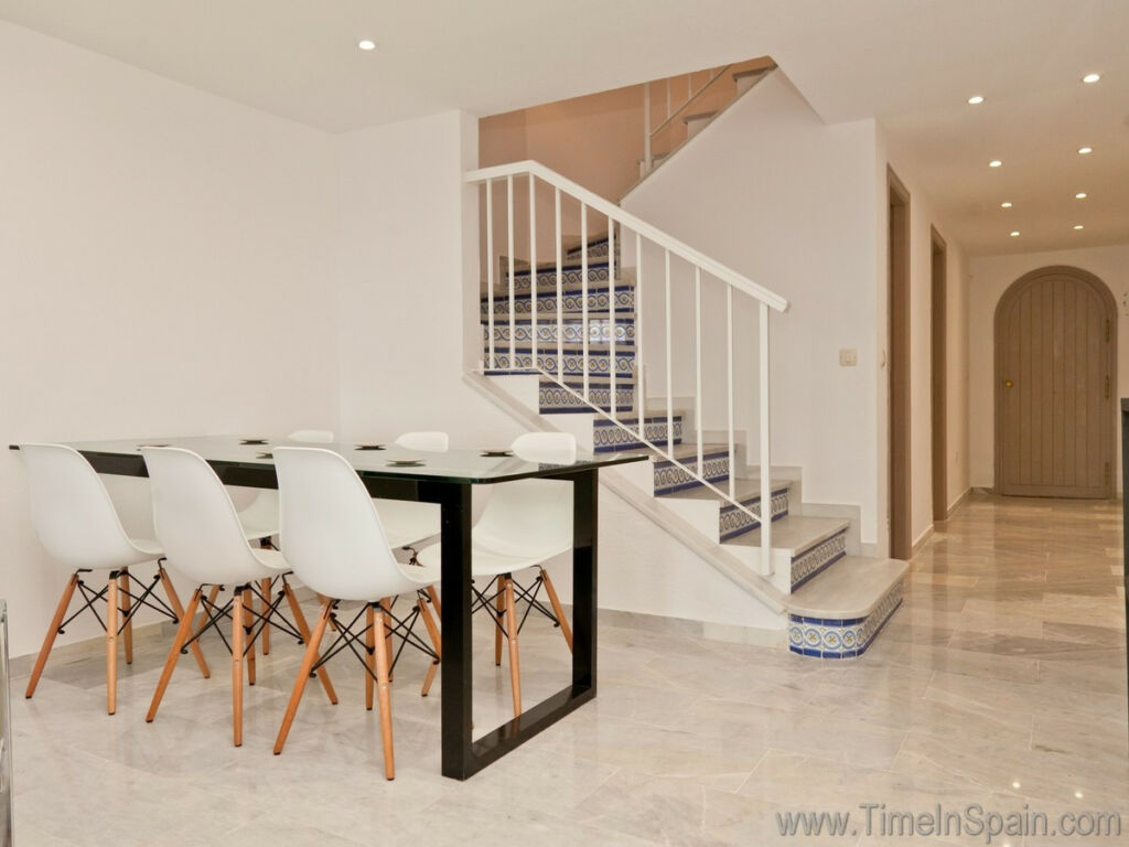 Townhouse Estepona Málaga - image 5