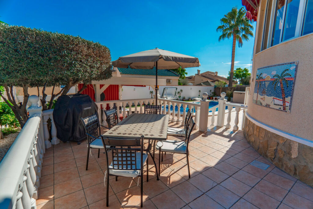 Detached Villa Ciudad Quesada Alicante - image 5