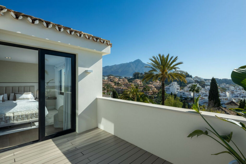 Detached Villa Nueva Andalucía Málaga - zdjęcie 5