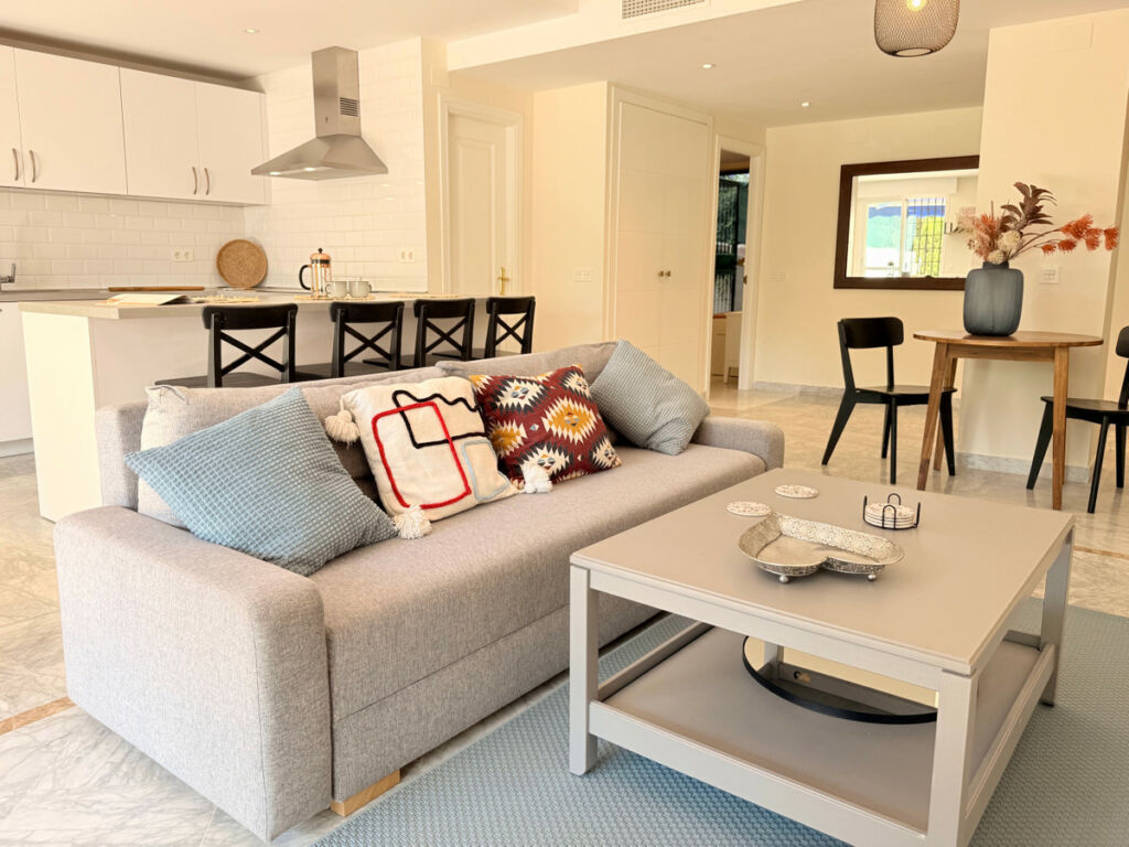Ground Floor Apartment Puerto Banús Málaga - image 5