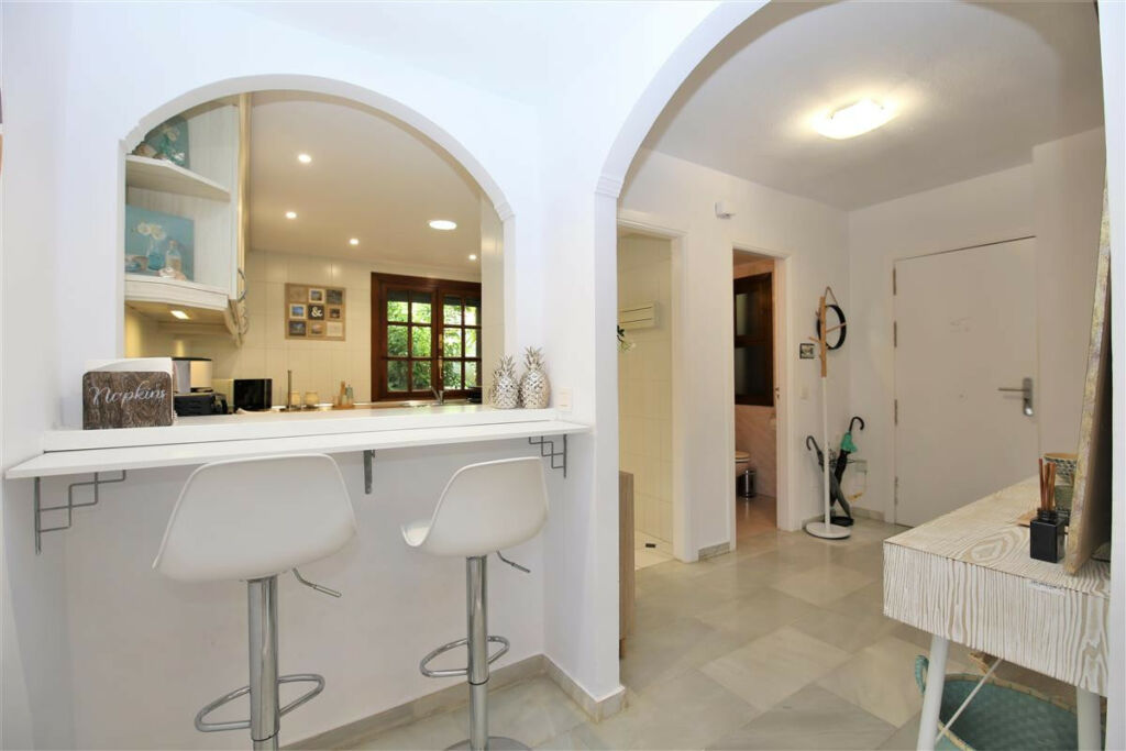 Semi-Detached House Estepona Málaga - image 5