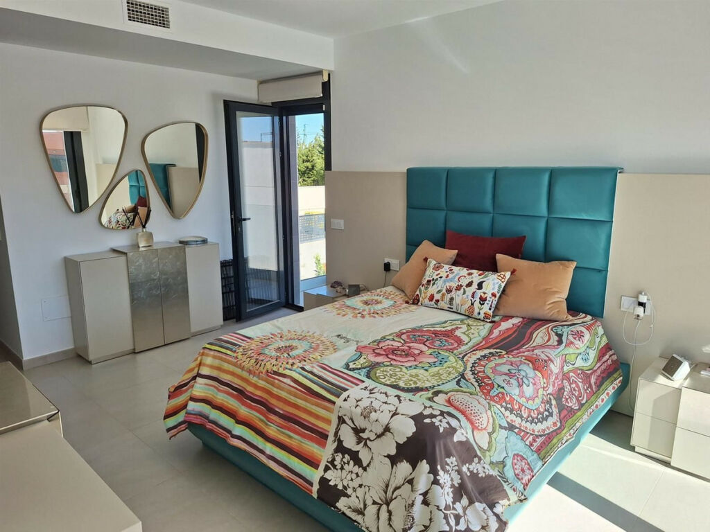 Detached Villa La Duquesa Málaga - image 5