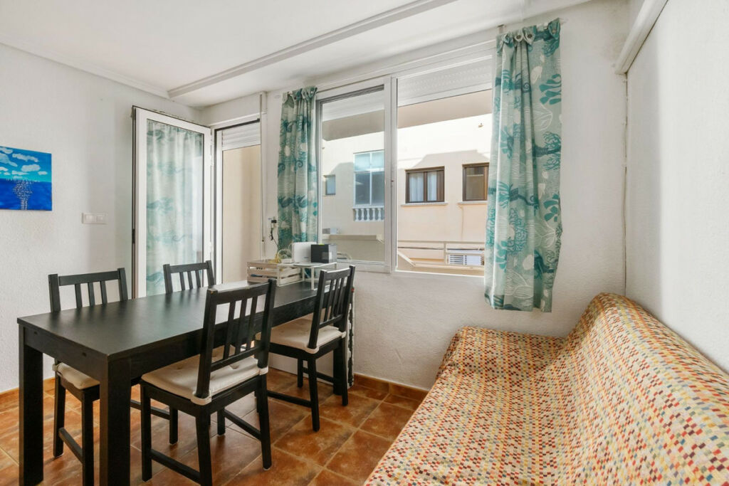 Middle Floor Apartment La Mata Alicante - image 5