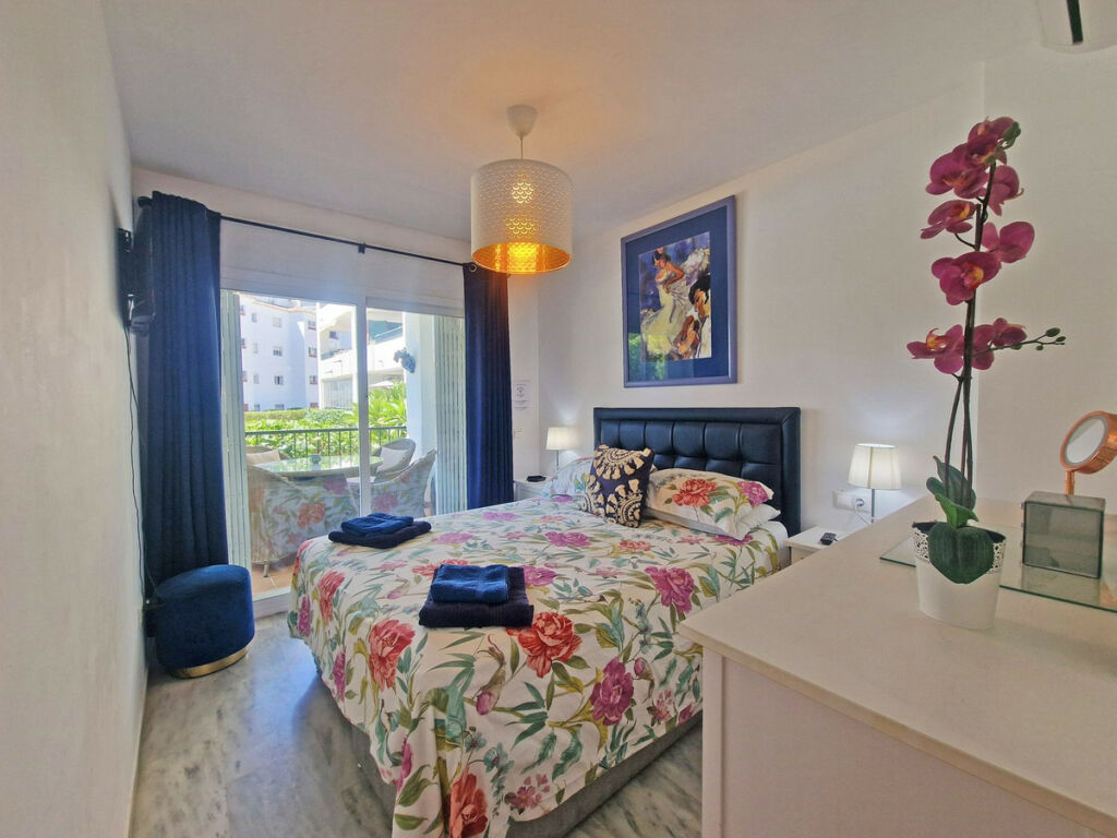 Ground Floor Apartment Calahonda Málaga - image 5