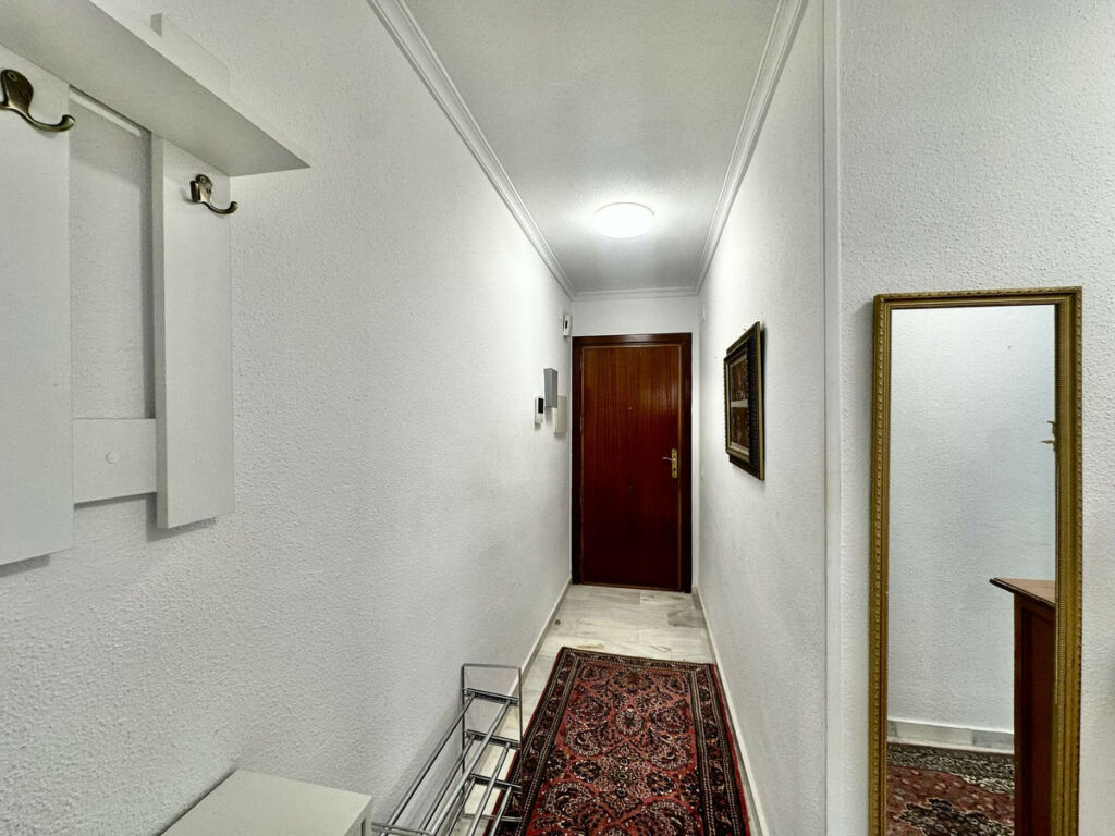 Middle Floor Apartment Fuengirola Málaga - image 5