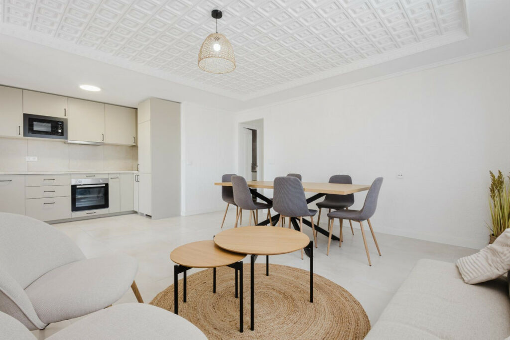 Middle Floor Apartment Torrevieja Alicante - image 5