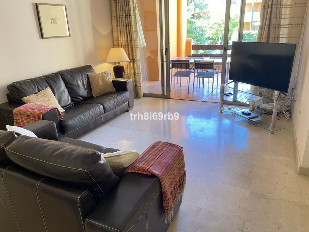 Middle Floor Apartment Bel Air Málaga - image 5