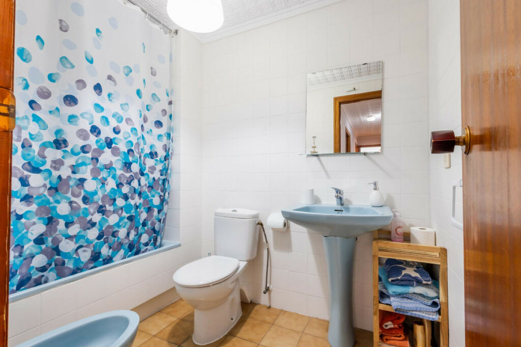 Middle Floor Apartment Torrevieja Alicante - image 5