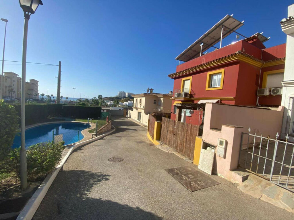 Townhouse Fuengirola Málaga - image 5