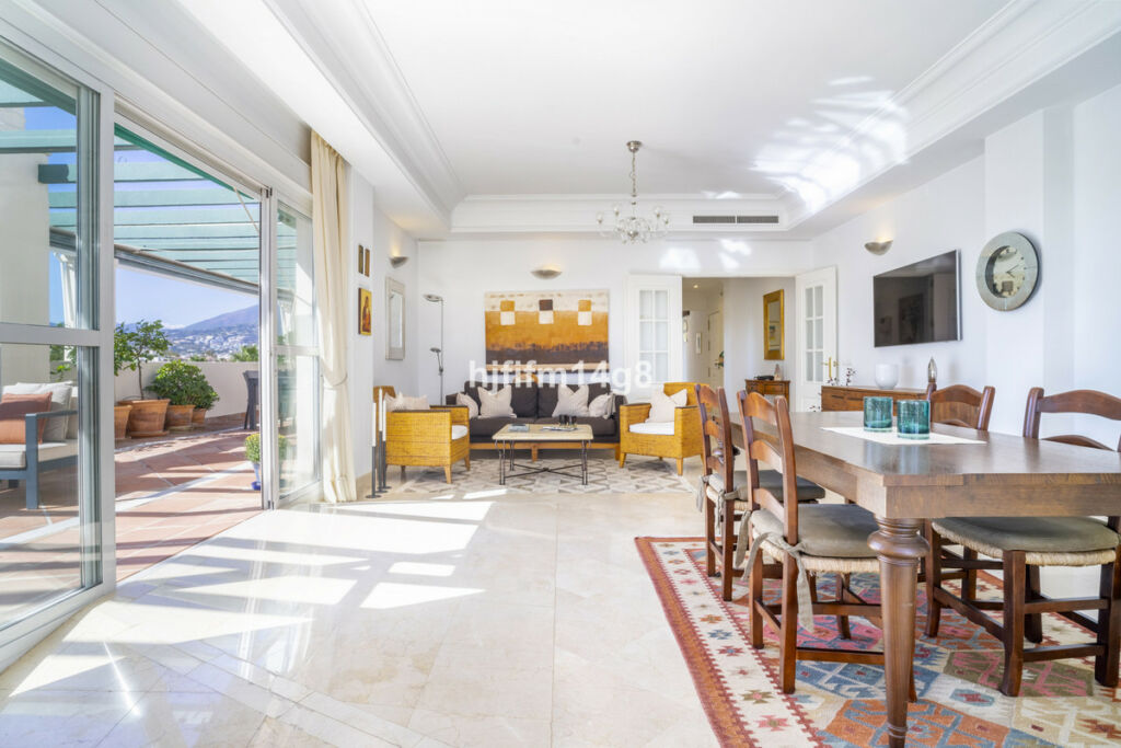 Penthouse Nueva Andalucía Málaga - image 5