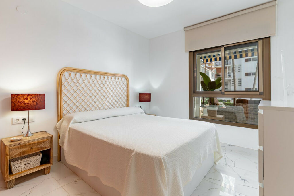 Middle Floor Apartment Fuengirola Málaga - image 5