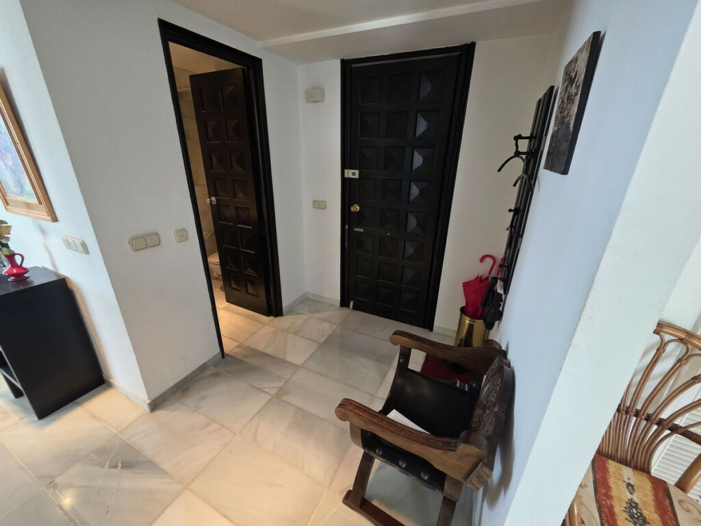 Middle Floor Apartment Marbella Málaga - image 5