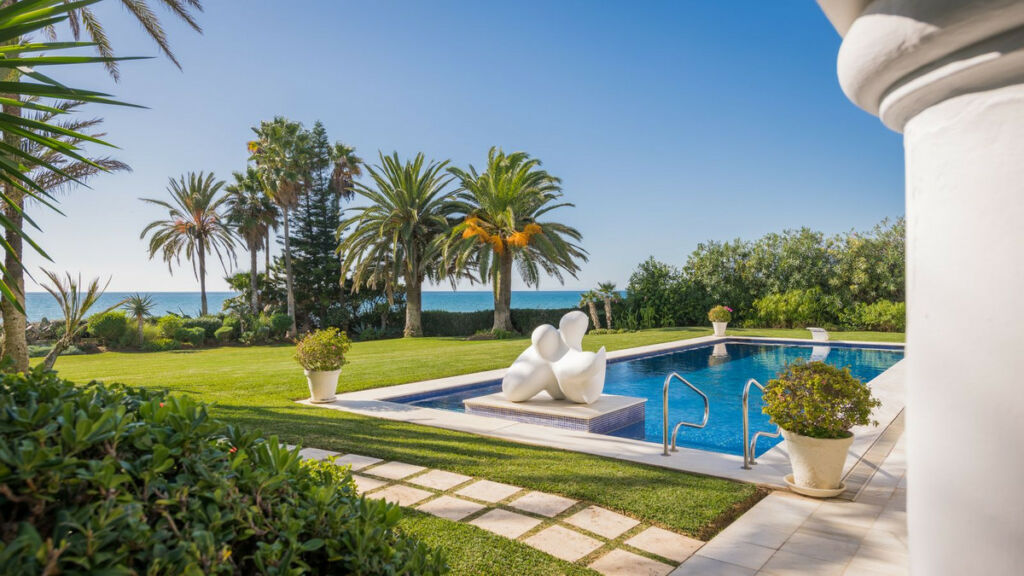 Detached Villa Los Monteros Málaga - image 5