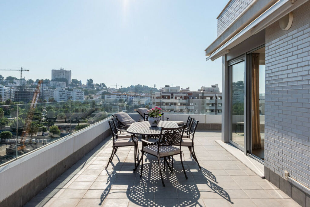 Penthouse Nueva Andalucía Málaga - image 5