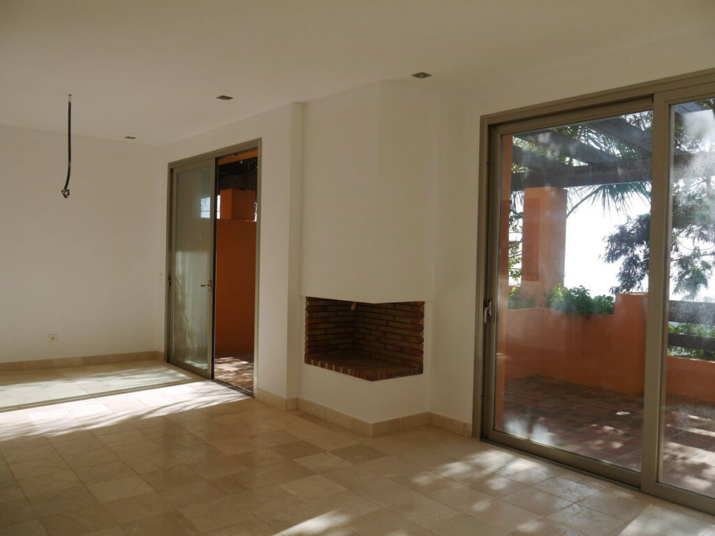 Semi-Detached House Riviera del Sol Málaga - image 5