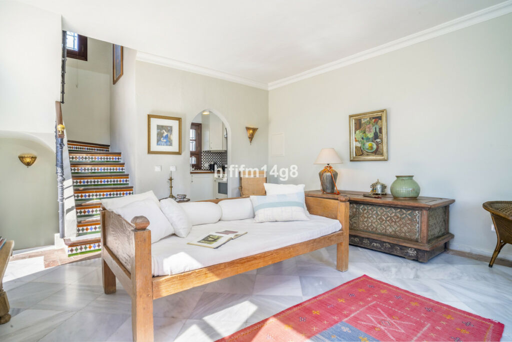 Townhouse La Heredia Málaga - image 5