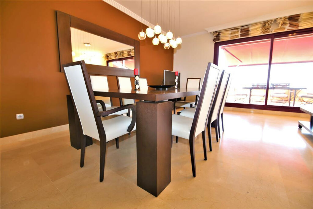 Middle Floor Apartment Estepona Málaga - image 5