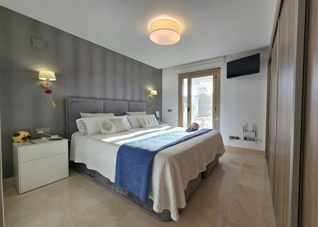 Middle Floor Apartment La Cala Golf Málaga - image 5