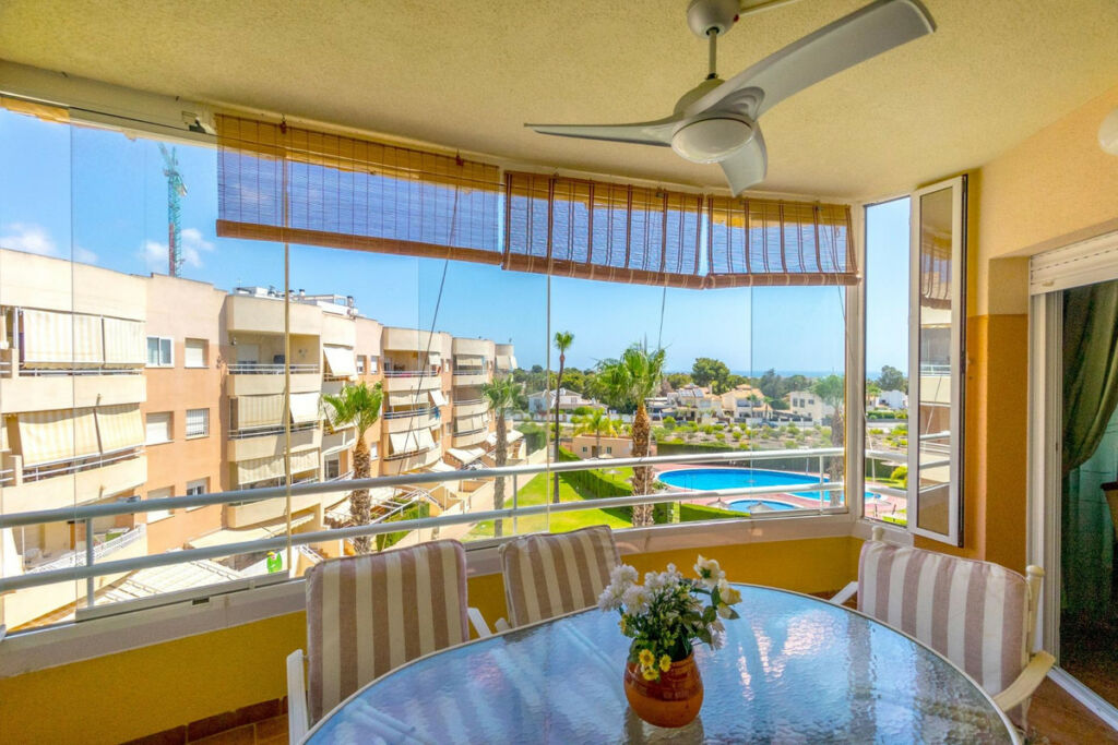 Middle Floor Apartment Campoamor Alicante - image 5