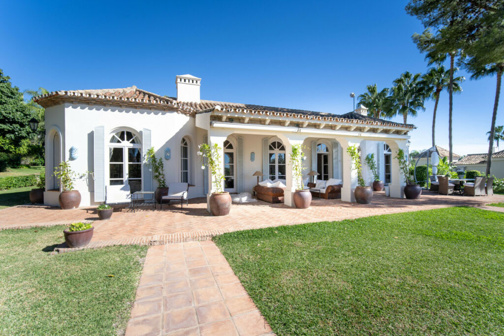Detached Villa The Golden Mile Málaga - image 5