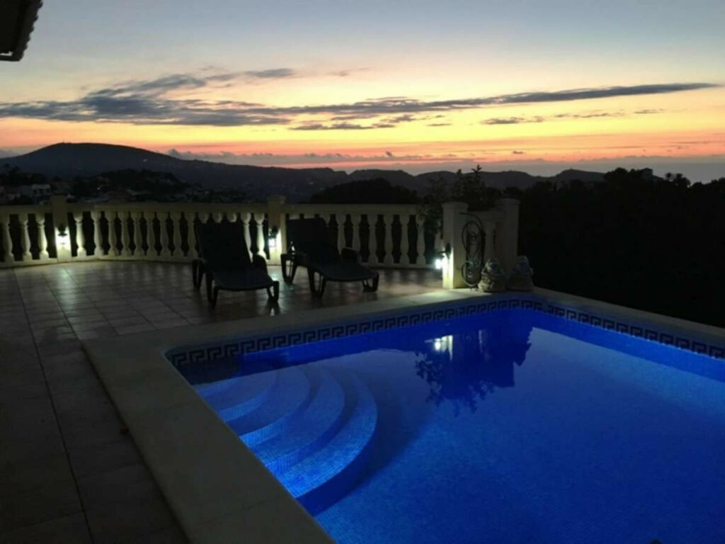 Detached Villa Moraira Alicante - image 5