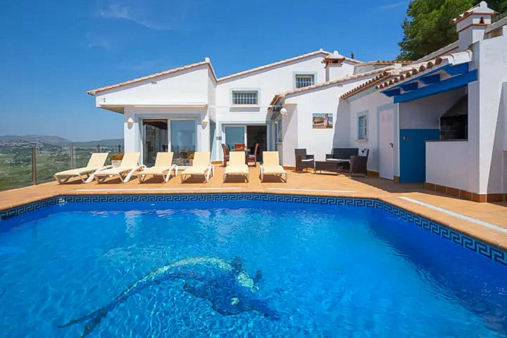 Detached Villa Moraira Alicante - image 5