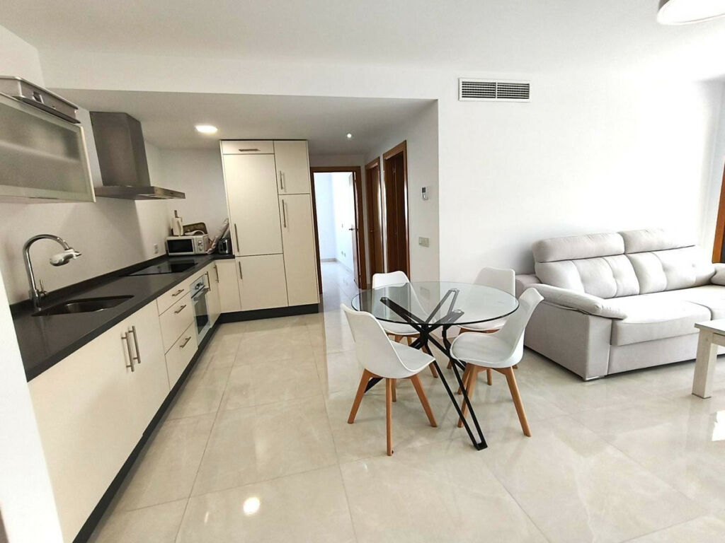Middle Floor Apartment San Luis de Sabinillas Málaga - image 5