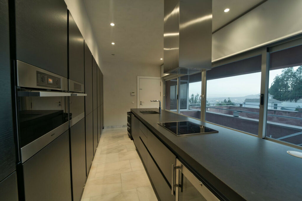 Detached Villa Puerto de la Torre Málaga - image 5