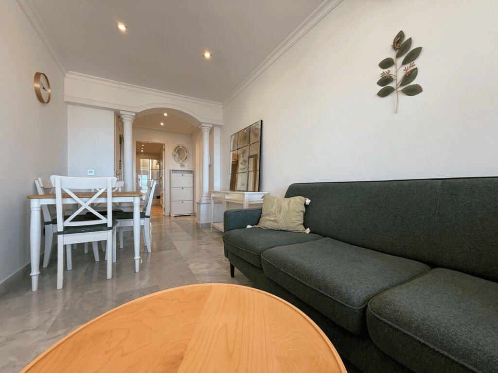 Middle Floor Apartment Nueva Andalucía Málaga - image 5