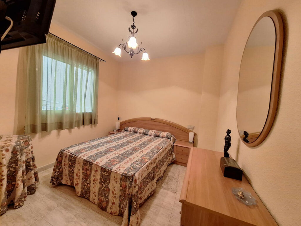 Middle Floor Apartment Torrevieja Alicante - image 5