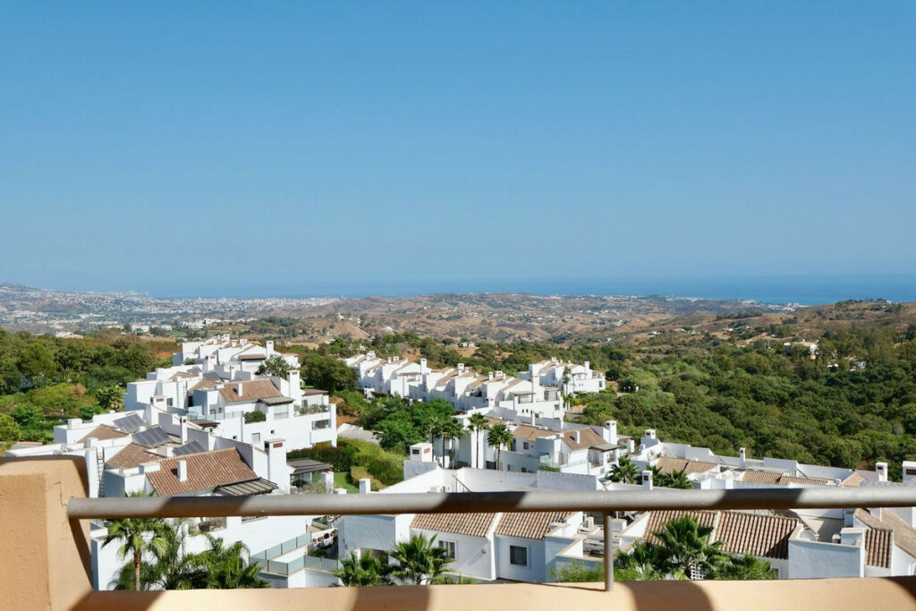 Penthouse La Mairena Málaga - image 5