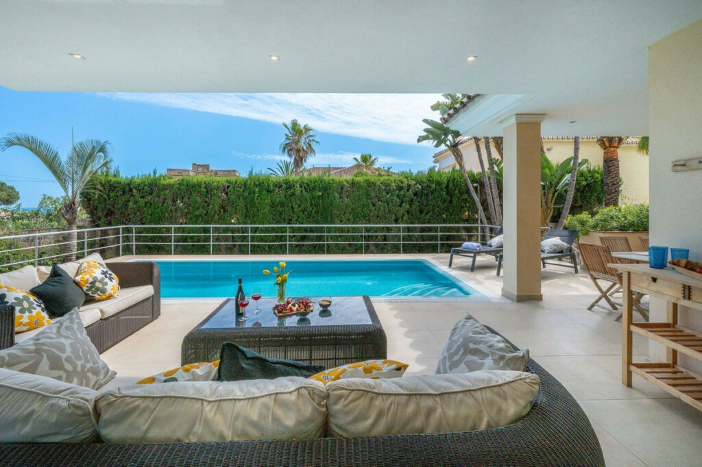 Detached Villa Marbesa Málaga - image 5
