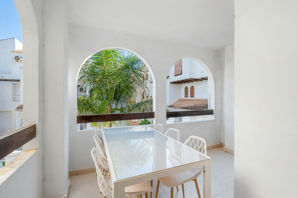Middle Floor Apartment Torrevieja Alicante - image 5