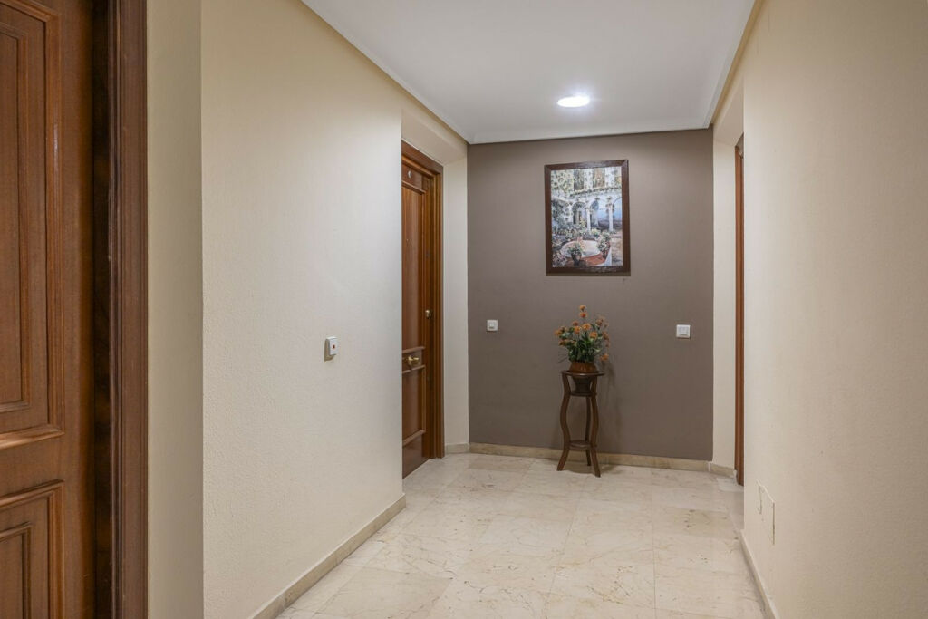 Middle Floor Apartment Estepona Málaga - image 20