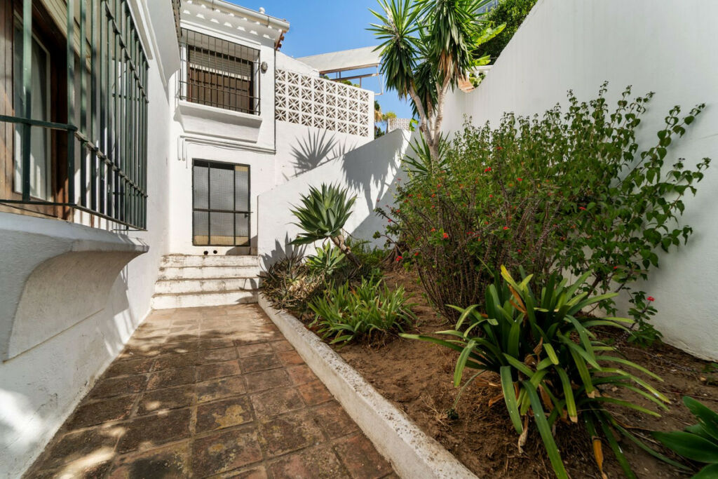 Detached Villa Fuengirola Málaga - image 51
