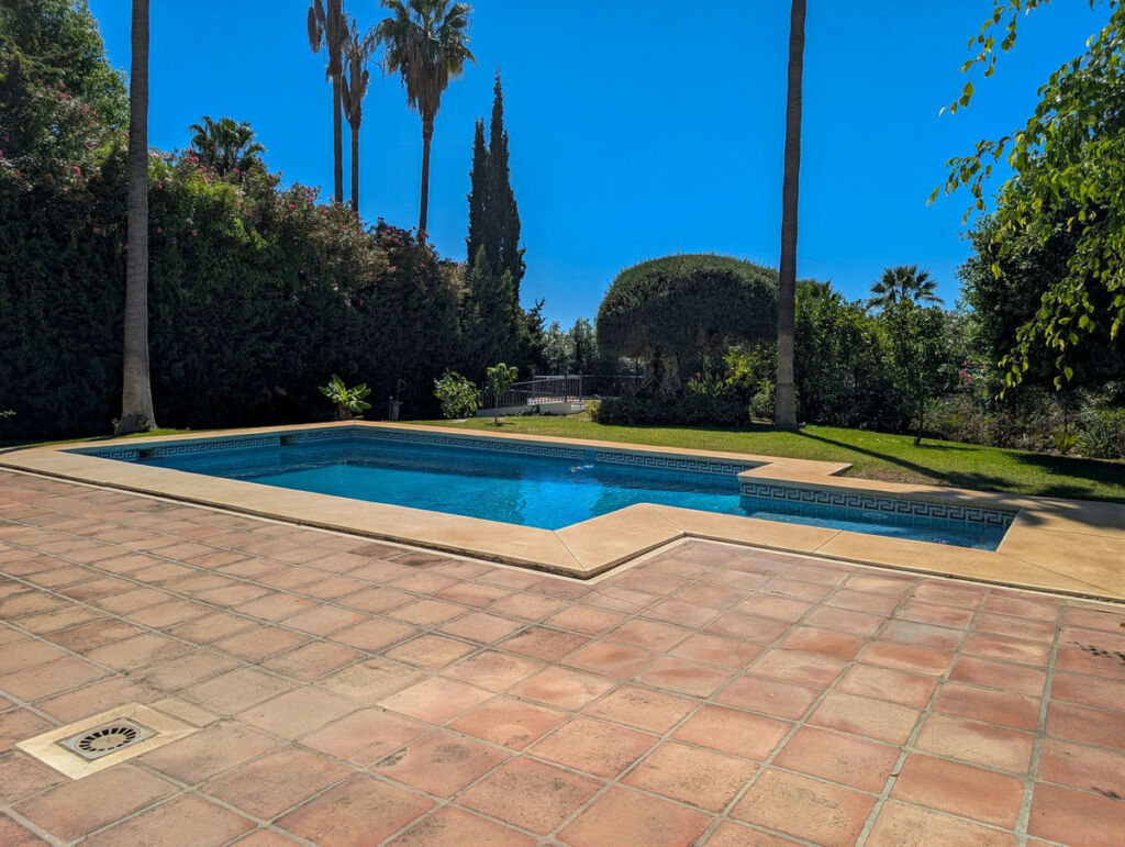 Detached Villa Nueva Andalucía Málaga - zdjęcie 51