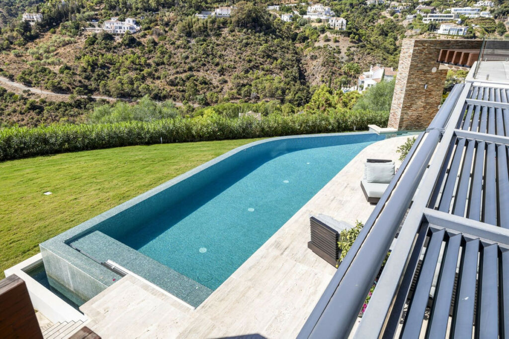 Detached Villa El Madroñal Málaga - image 51