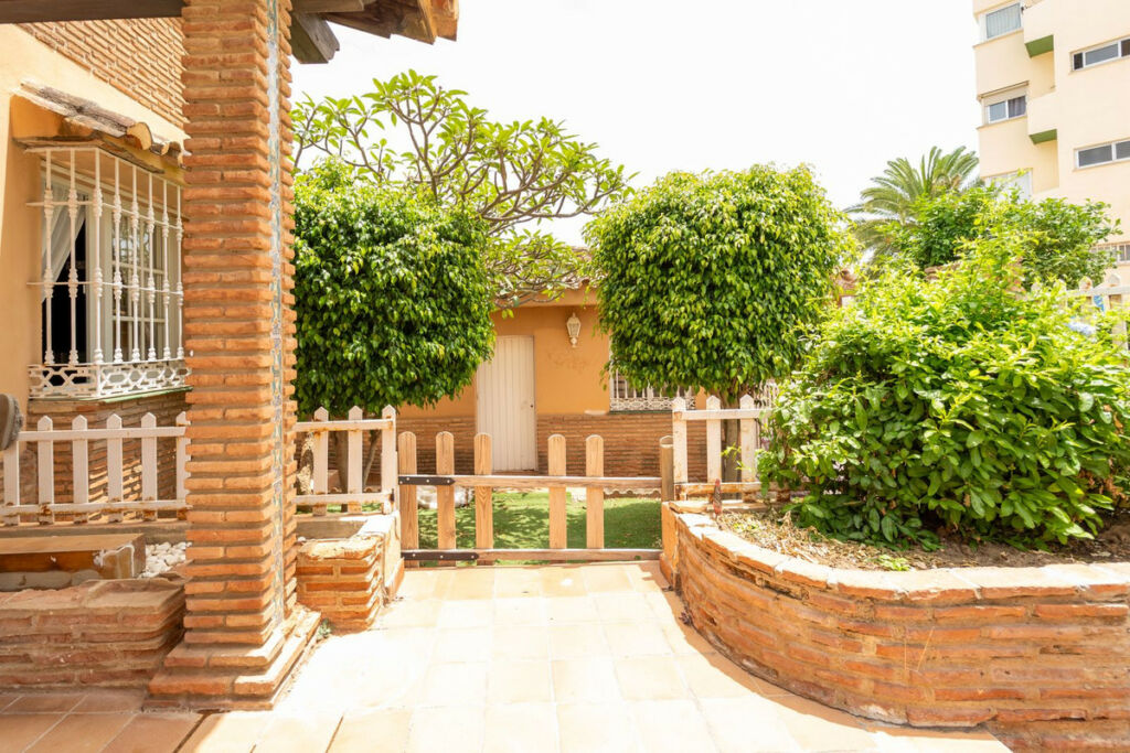 Detached Villa Fuengirola Málaga - image 52