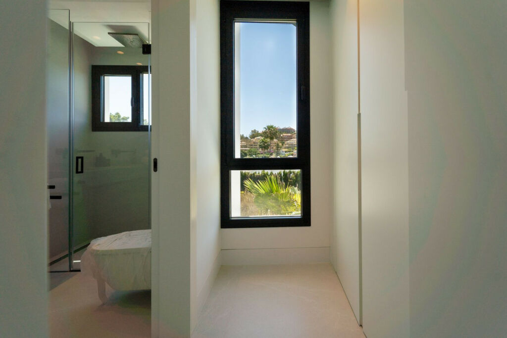Detached Villa Nueva Andalucía Málaga - image 52