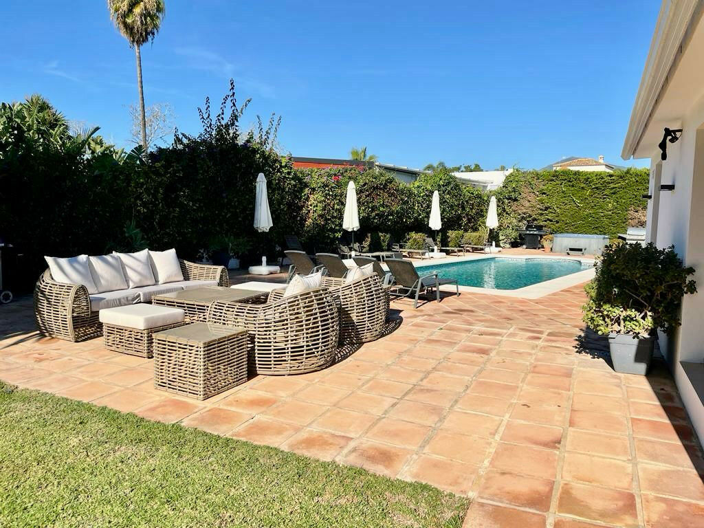 Detached Villa San Pedro de Alcántara Málaga - image 25