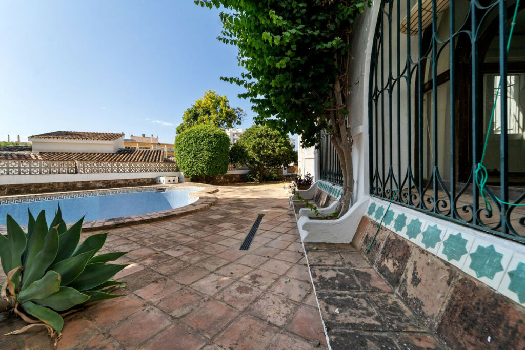 Detached Villa Fuengirola Málaga - image 52