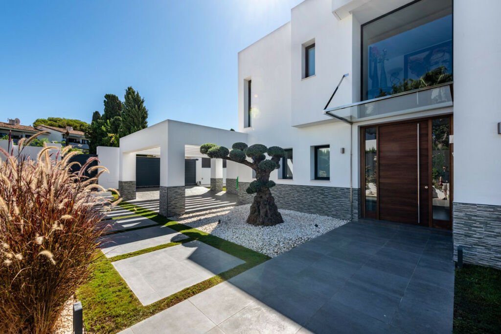 Detached Villa New Golden Mile Málaga - image 53