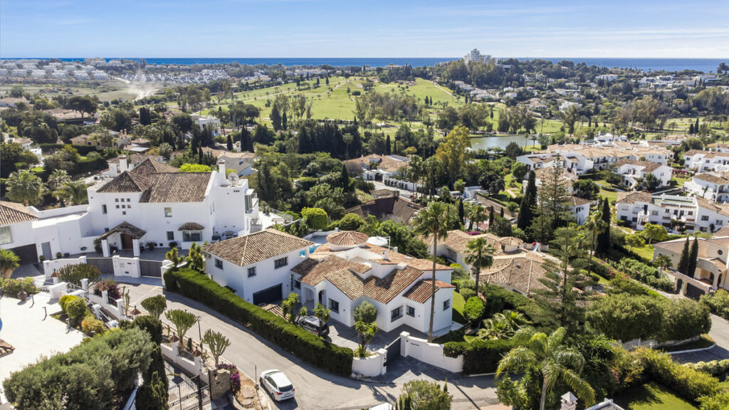 Detached Villa Benahavís Málaga - image 56