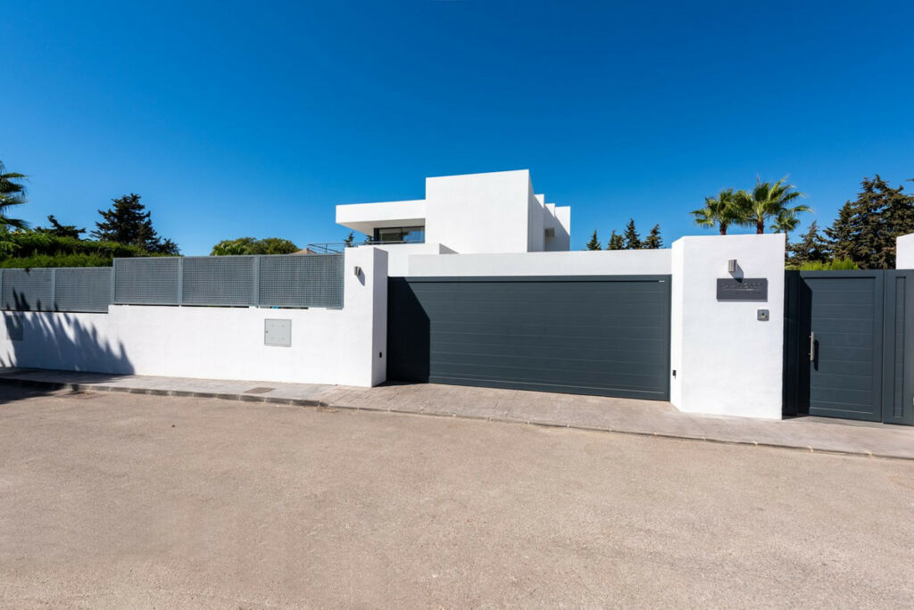 Detached Villa New Golden Mile Málaga - image 57