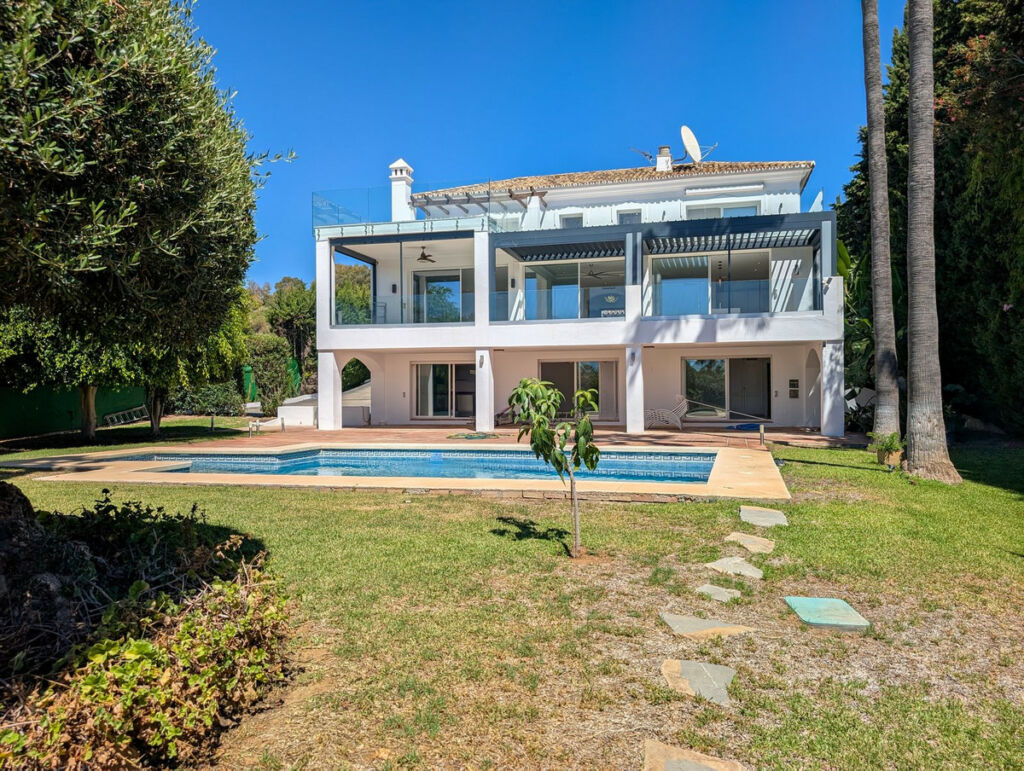 Detached Villa Nueva Andalucía Málaga - zdjęcie 57