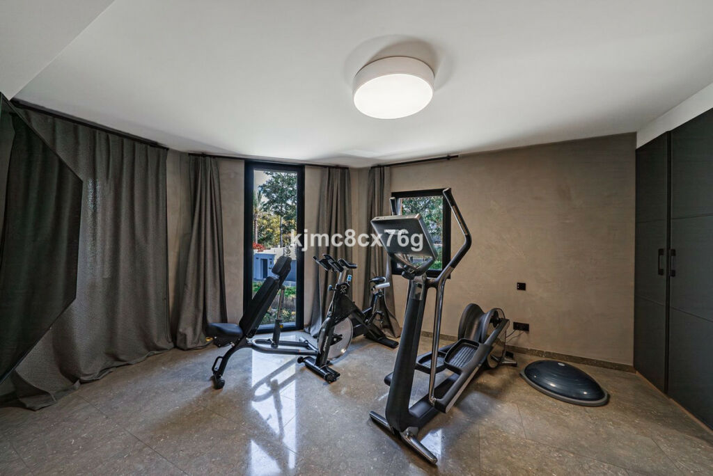 Detached Villa Guadalmina Baja Málaga - image 57