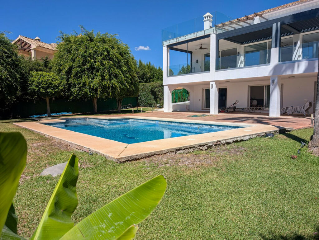 Detached Villa Nueva Andalucía Málaga - zdjęcie 59