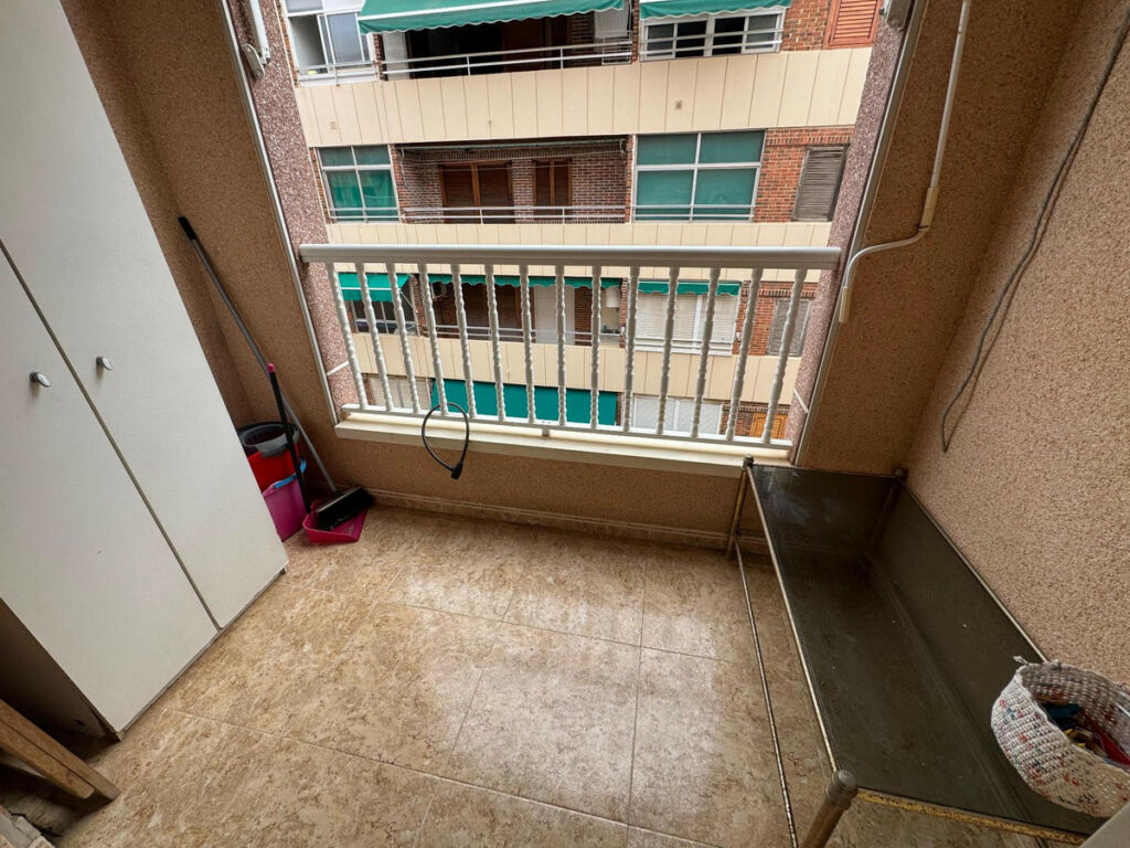 Middle Floor Apartment Torrevieja Alicante - image 6