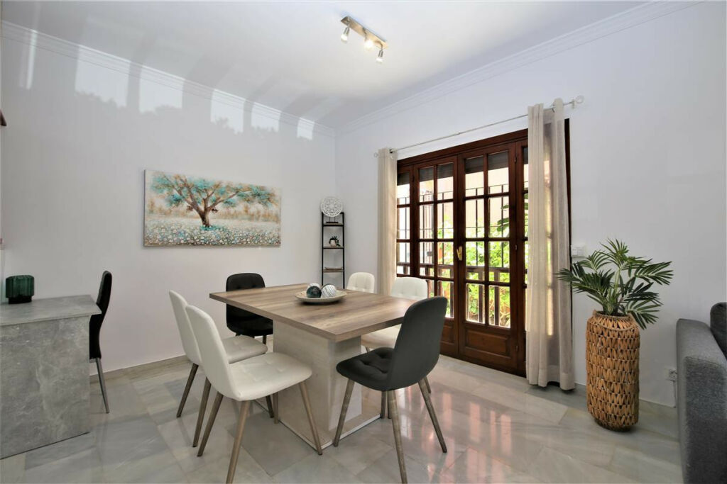 Semi-Detached House Estepona Málaga - image 6